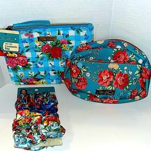 NWT. Pioneer Woman. Makeup Bags & Hair Ties.